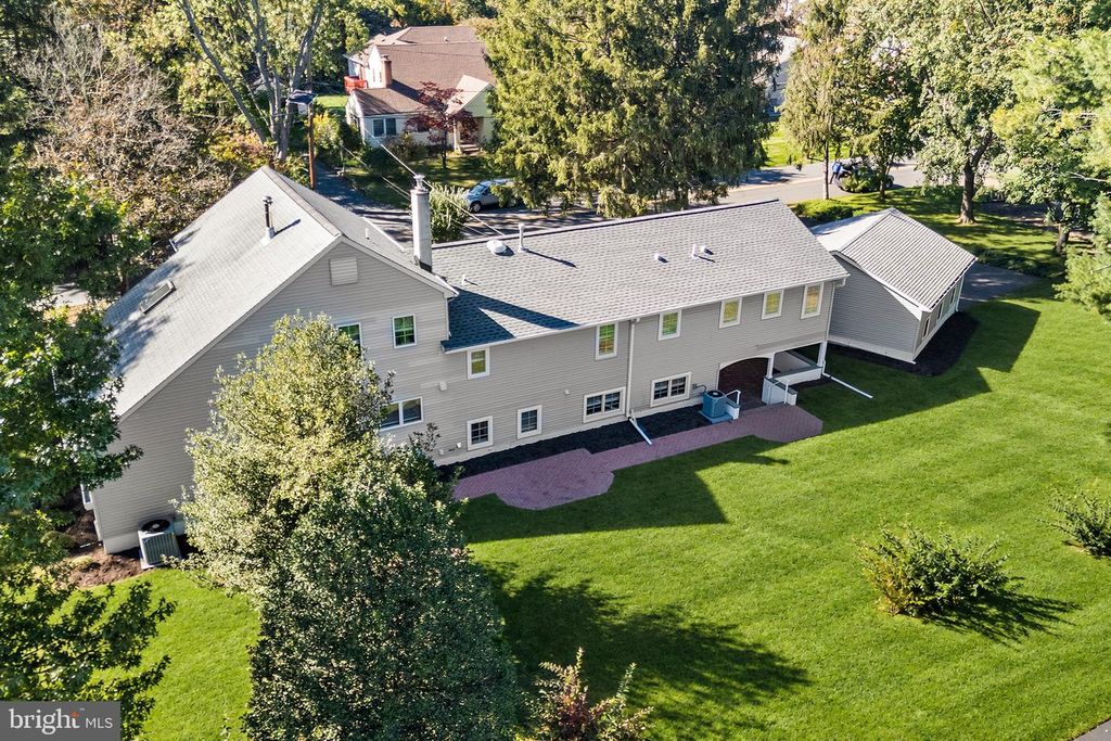 34 PROSPECT AVE, PLAINSBORO, NJ 08536 — photo 3