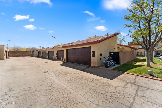 1750 E Avenue Q14 Apt 10, Palmdale, CA 93550