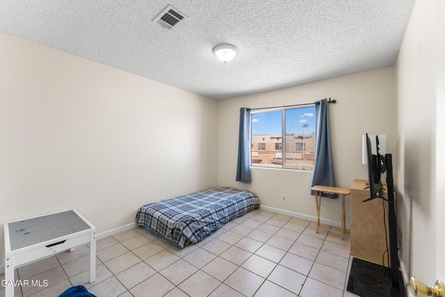 1750 E Avenue Q14 Apt 10, Palmdale, CA 93550