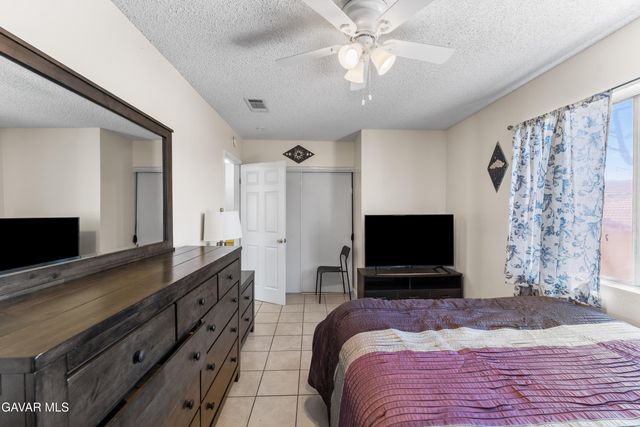 1750 E Avenue Q14 Apt 10, Palmdale, CA 93550