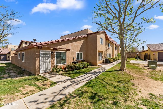 1750 E Avenue Q14 Apt 10, Palmdale, CA 93550