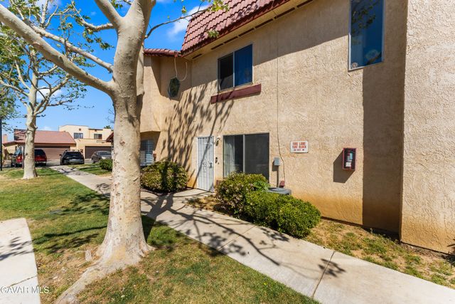 1750 E Avenue Q14 Apt 10, Palmdale, CA 93550