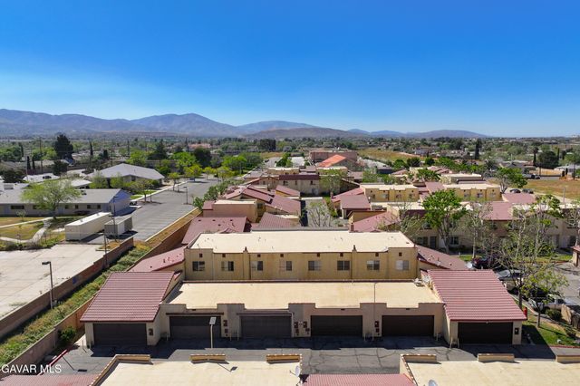 1750 E Avenue Q14 Apt 10, Palmdale, CA 93550