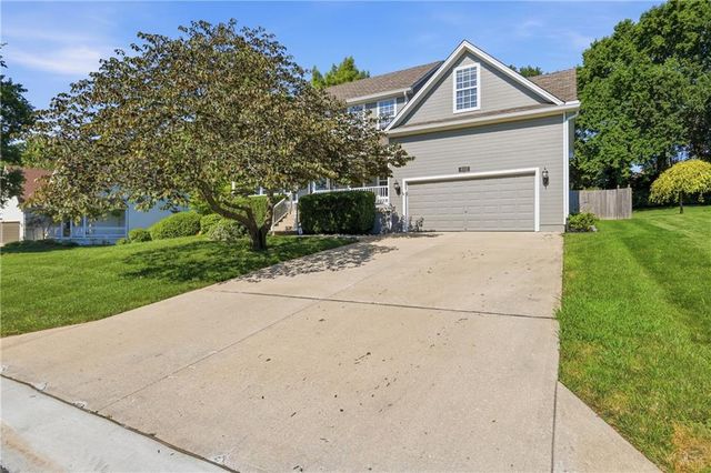 4312 SW Seattle Slew Drive, Lee's Summit, MO 64082