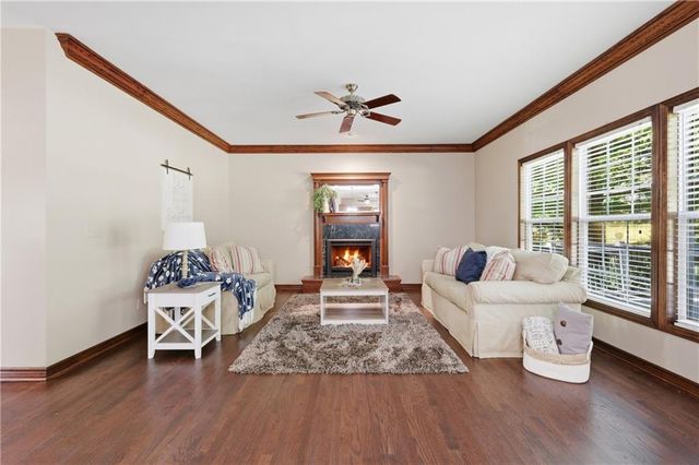 4312 SW Seattle Slew Drive, Lee's Summit, MO 64082