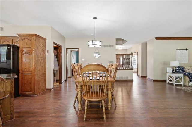 4312 SW Seattle Slew Drive, Lee's Summit, MO 64082