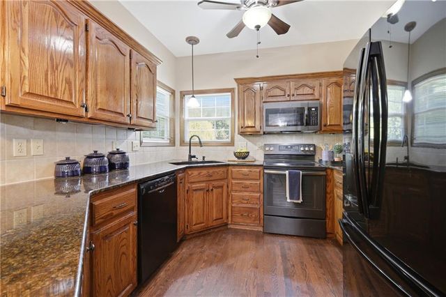 4312 SW Seattle Slew Drive, Lee's Summit, MO 64082