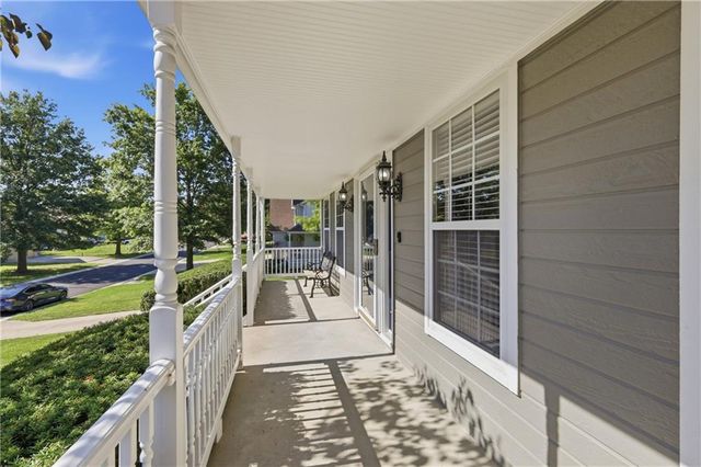 4312 SW Seattle Slew Drive, Lee's Summit, MO 64082