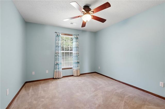4312 SW Seattle Slew Drive, Lee's Summit, MO 64082