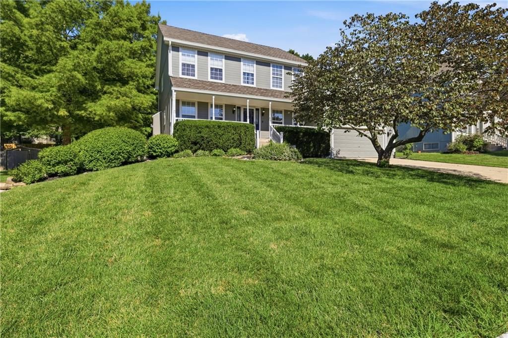 4312 SW Seattle Slew Drive, Lee's Summit, MO 64082