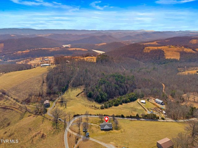 1370 Raven Hill Road, Tazewell, TN 37879