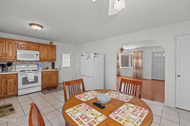 1370 Raven Hill Road, Tazewell, TN 37879