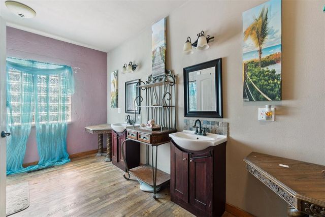 735 N Park Avenue, Shawnee, OK 74801