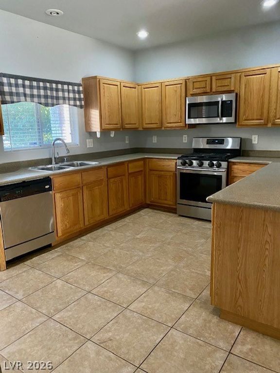 5836 Aimless Street, Henderson, NV 89011 — photo 2