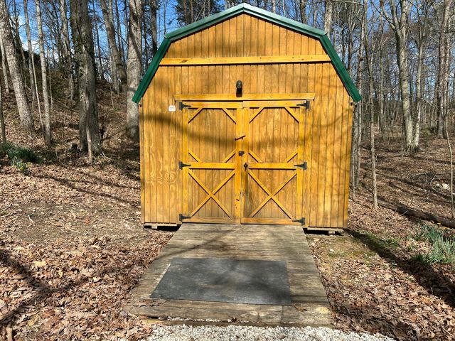 3641 Cabin Creek Road, London, KY 40741