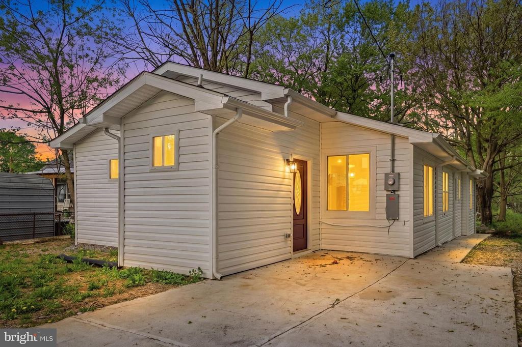 11901 SUN VALLEY DR, Hagerstown, MD 21742