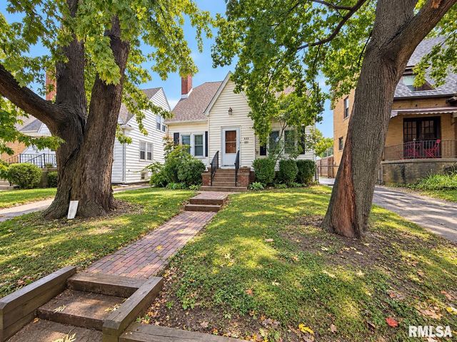 823 W MEADOWS Place, Peoria, IL 61604
