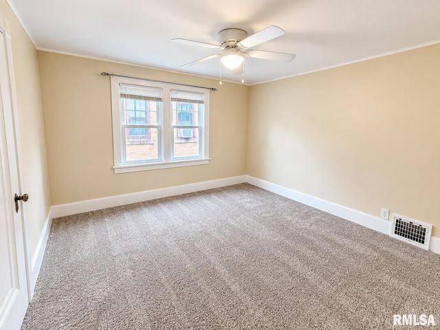 823 W MEADOWS Place, Peoria, IL 61604