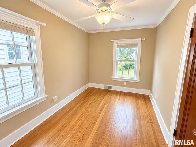 823 W MEADOWS Place, Peoria, IL 61604