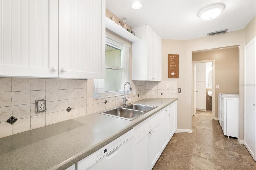 Image 12 of property listing at 1212 71ST STREET NW, Bradenton, FL 34209