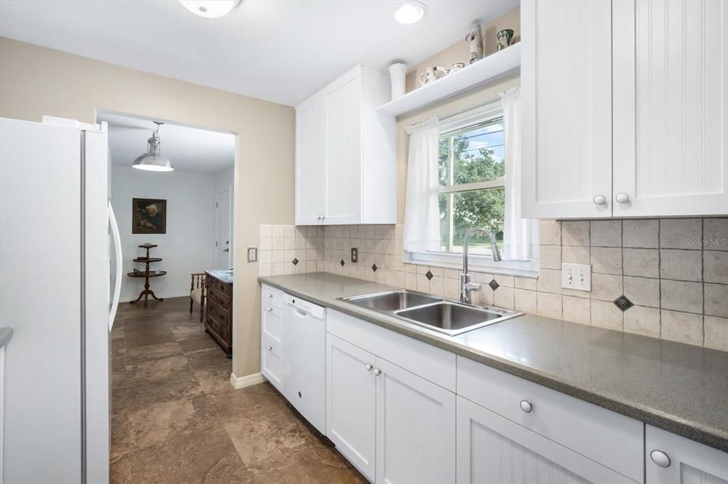 Image 14 of property listing at 1212 71ST STREET NW, Bradenton, FL 34209