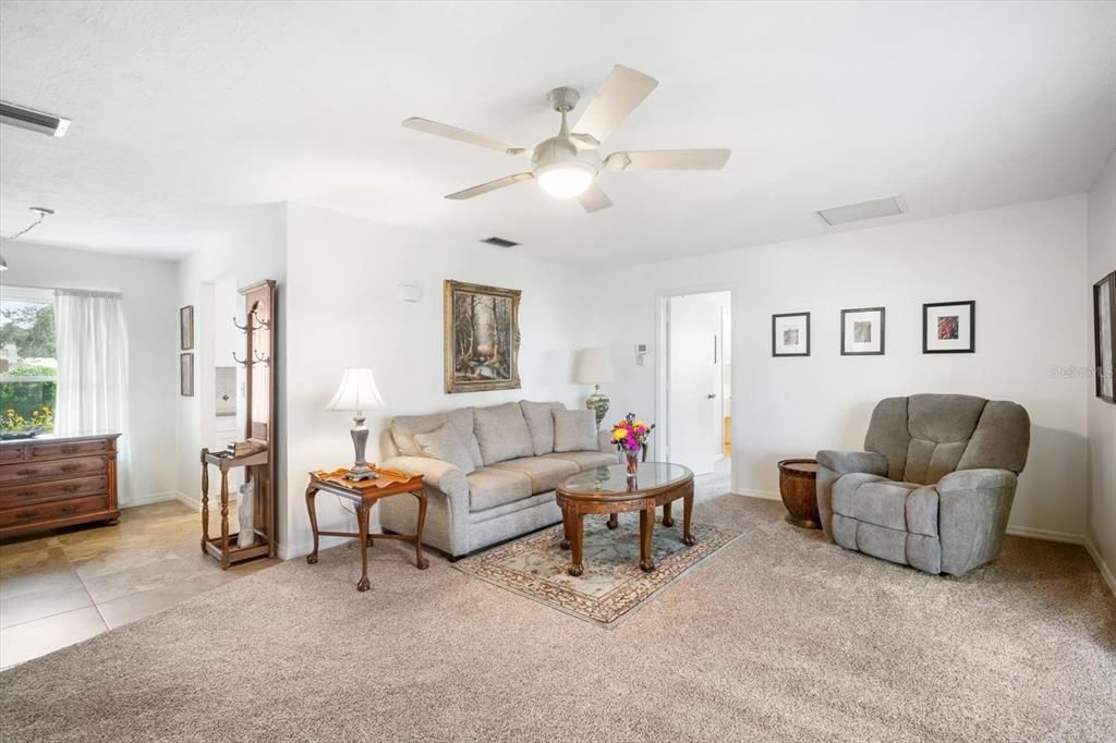 Image 6 of property listing at 1212 71ST STREET NW, Bradenton, FL 34209