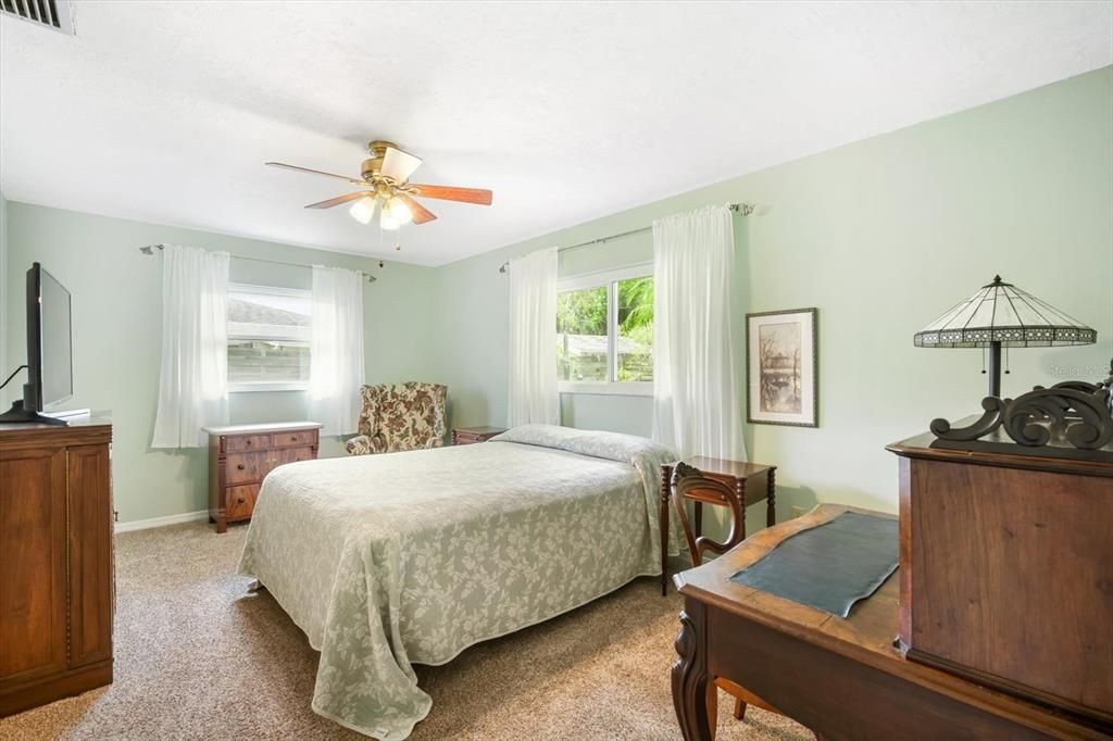 Image 7 of property listing at 1212 71ST STREET NW, Bradenton, FL 34209