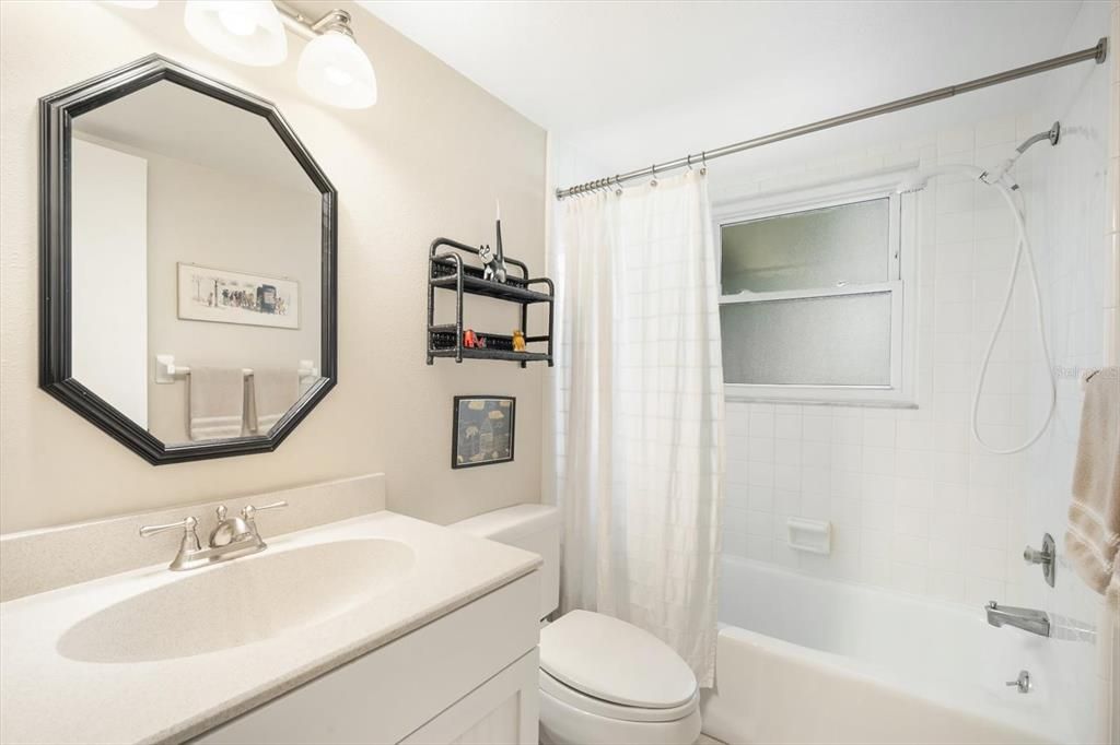 Image 9 of property listing at 1212 71ST STREET NW, Bradenton, FL 34209