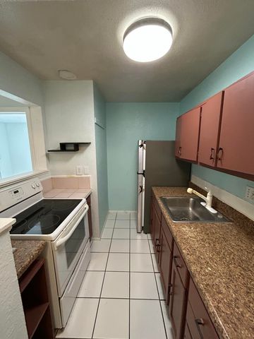 5881 NE 18th Avenue 2, Fort Lauderdale, FL 33334