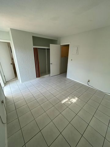 5881 NE 18th Avenue 2, Fort Lauderdale, FL 33334