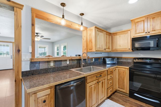 1198 Poe Prairie Road, Millsap, TX 76066