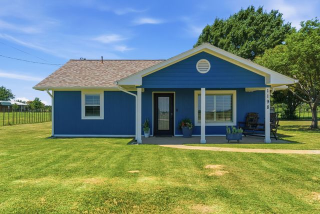 1198 Poe Prairie Road, Millsap, TX 76066