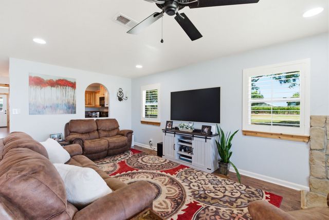 1198 Poe Prairie Road, Millsap, TX 76066