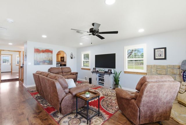1198 Poe Prairie Road, Millsap, TX 76066