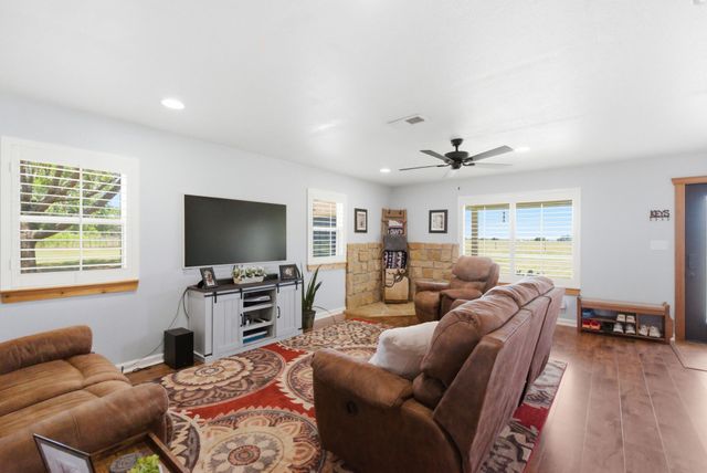 1198 Poe Prairie Road, Millsap, TX 76066