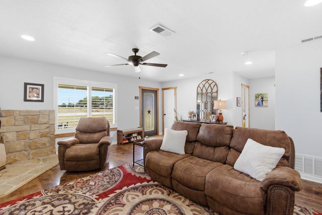 1198 Poe Prairie Road, Millsap, TX 76066