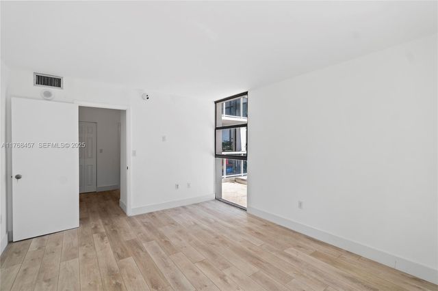 20505 E Country Club Drive 434, Aventura, FL 33180