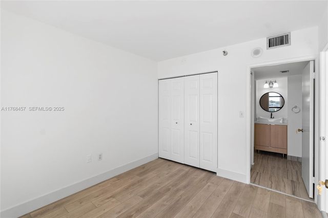 20505 E Country Club Drive 434, Aventura, FL 33180
