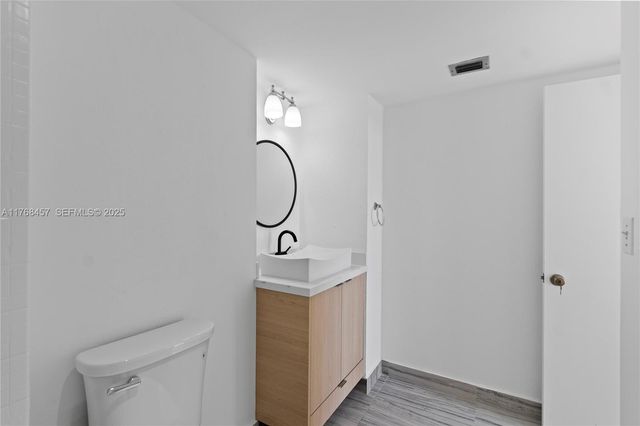 20505 E Country Club Drive 434, Aventura, FL 33180