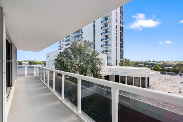 20505 E Country Club Drive 434, Aventura, FL 33180