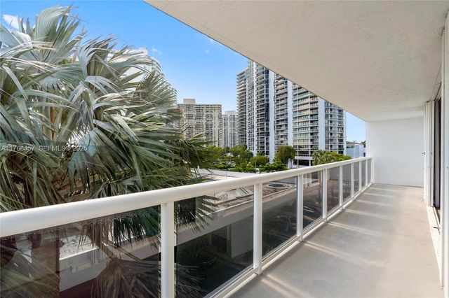 20505 E Country Club Drive 434, Aventura, FL 33180