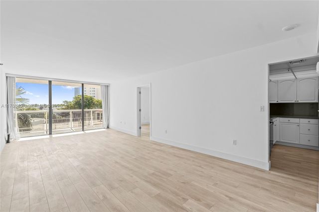 20505 E Country Club Drive 434, Aventura, FL 33180