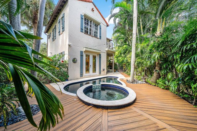 1031 Coralina Lane, Delray Beach, FL 33483