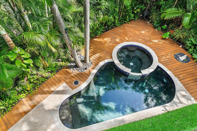 1031 Coralina Lane, Delray Beach, FL 33483