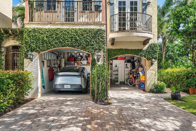 1031 Coralina Lane, Delray Beach, FL 33483