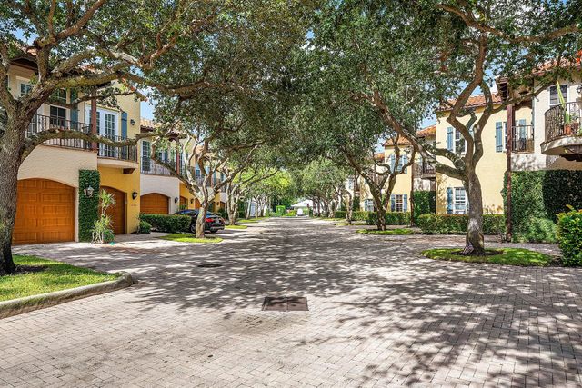 1031 Coralina Lane, Delray Beach, FL 33483