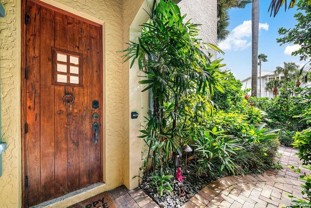 1031 Coralina Lane, Delray Beach, FL 33483