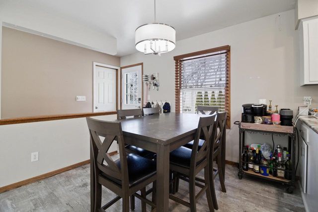 3060 E Stonefield DRIVE, Oak Creek, WI 53154