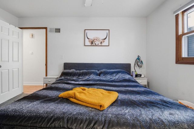 3060 E Stonefield DRIVE, Oak Creek, WI 53154