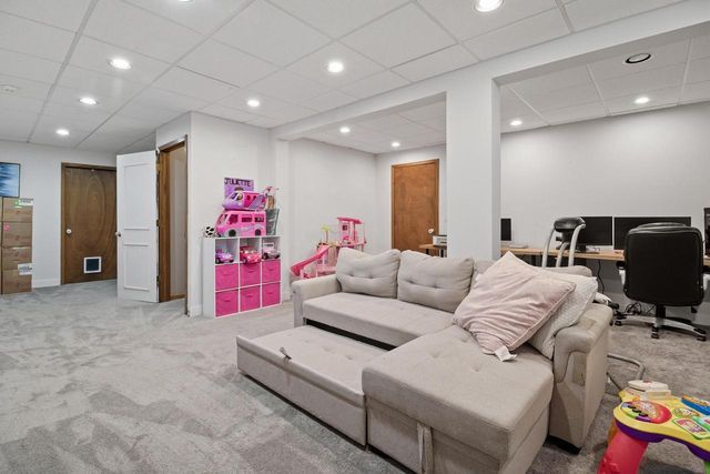 3060 E Stonefield DRIVE, Oak Creek, WI 53154